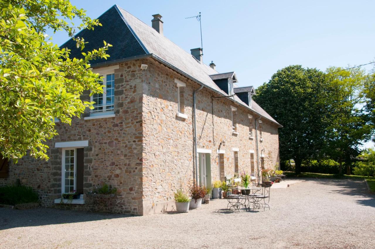 La Maison Des Tilleuls Saint-Germain-Sur-Seves ภายนอก รูปภาพ