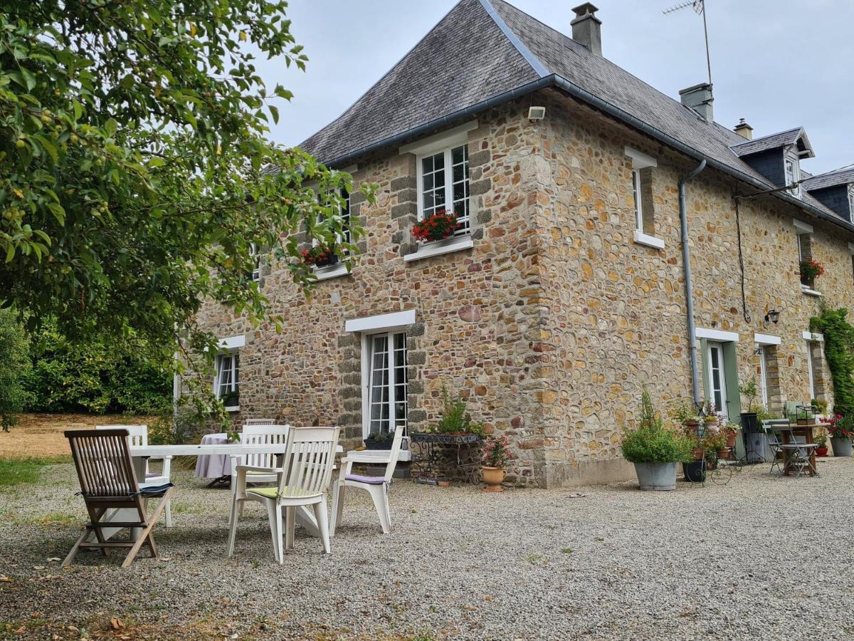 La Maison Des Tilleuls Saint-Germain-Sur-Seves ภายนอก รูปภาพ
