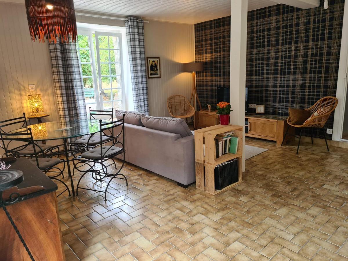 La Maison Des Tilleuls Saint-Germain-Sur-Seves ภายนอก รูปภาพ
