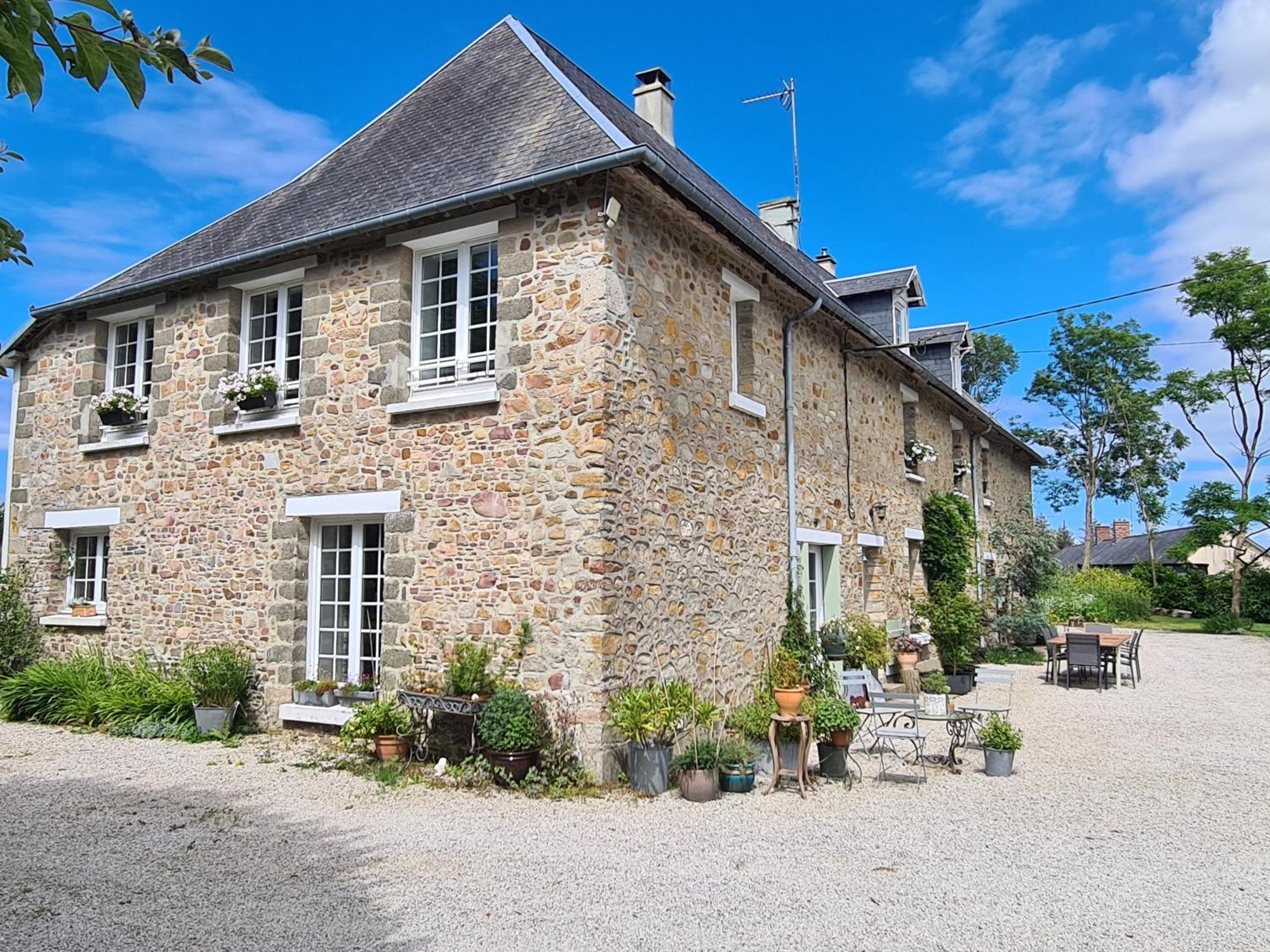 La Maison Des Tilleuls Saint-Germain-Sur-Seves ภายนอก รูปภาพ