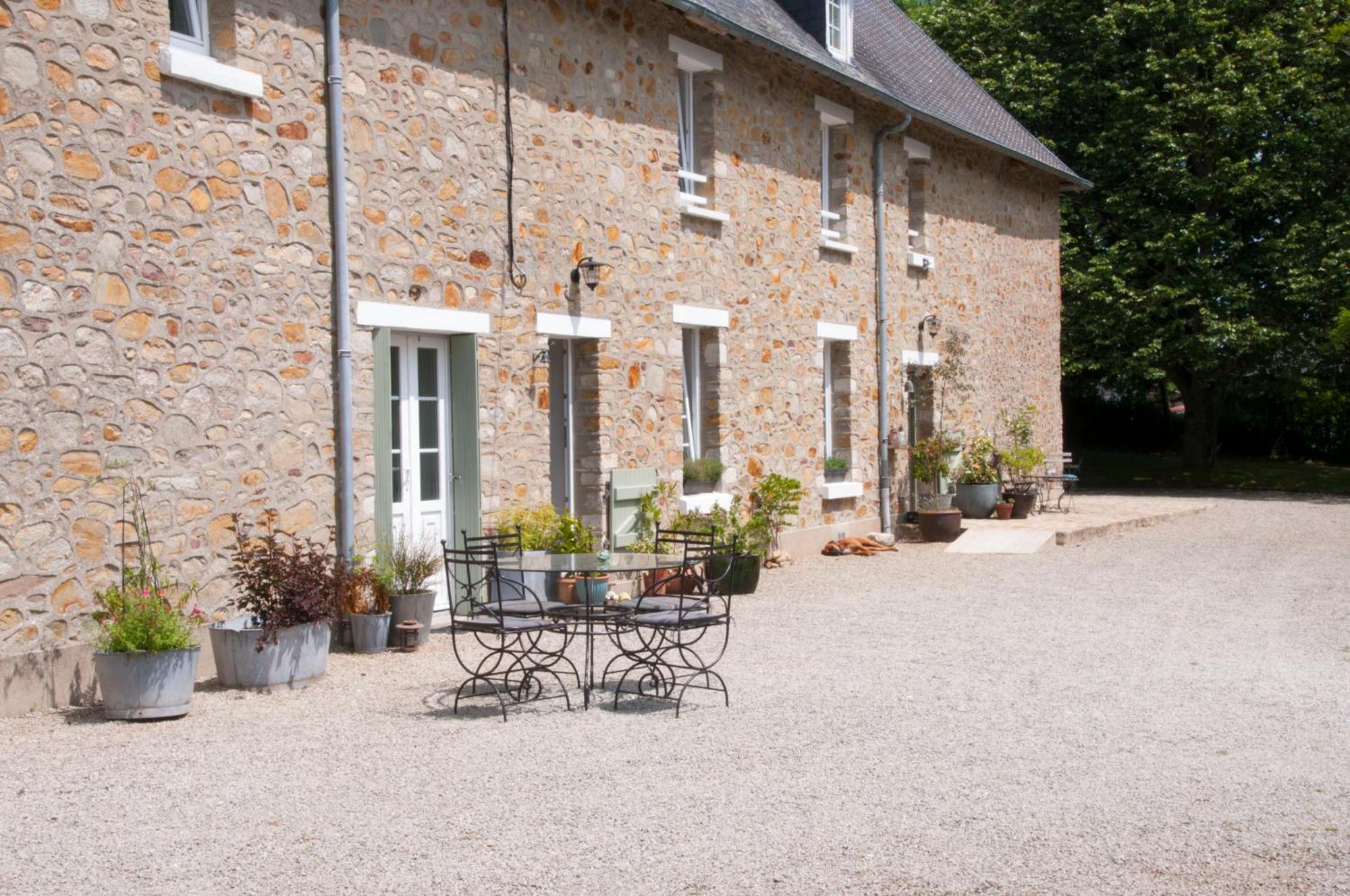 La Maison Des Tilleuls Saint-Germain-Sur-Seves ภายนอก รูปภาพ