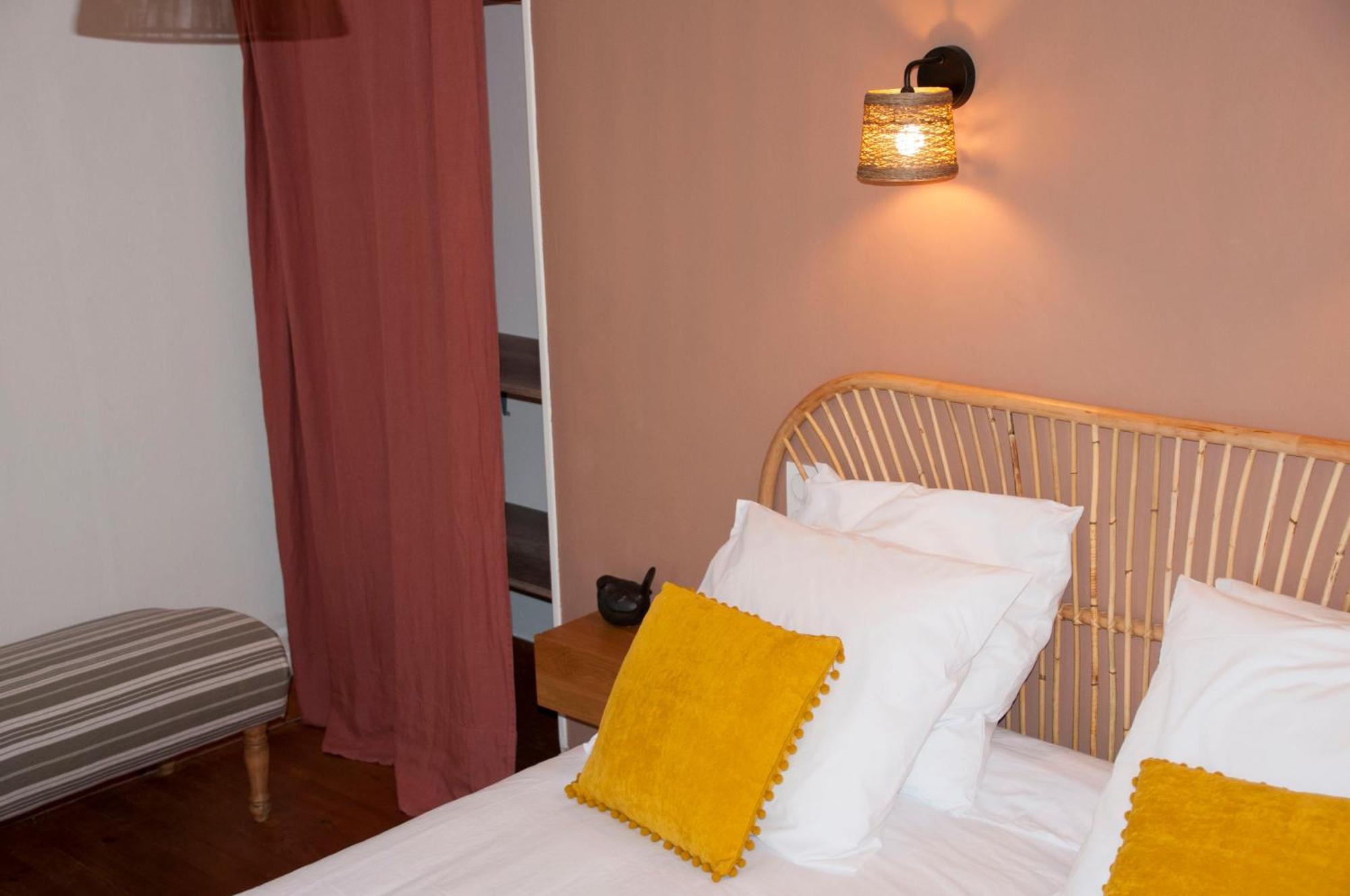 La Maison Des Tilleuls Saint-Germain-Sur-Seves ภายนอก รูปภาพ