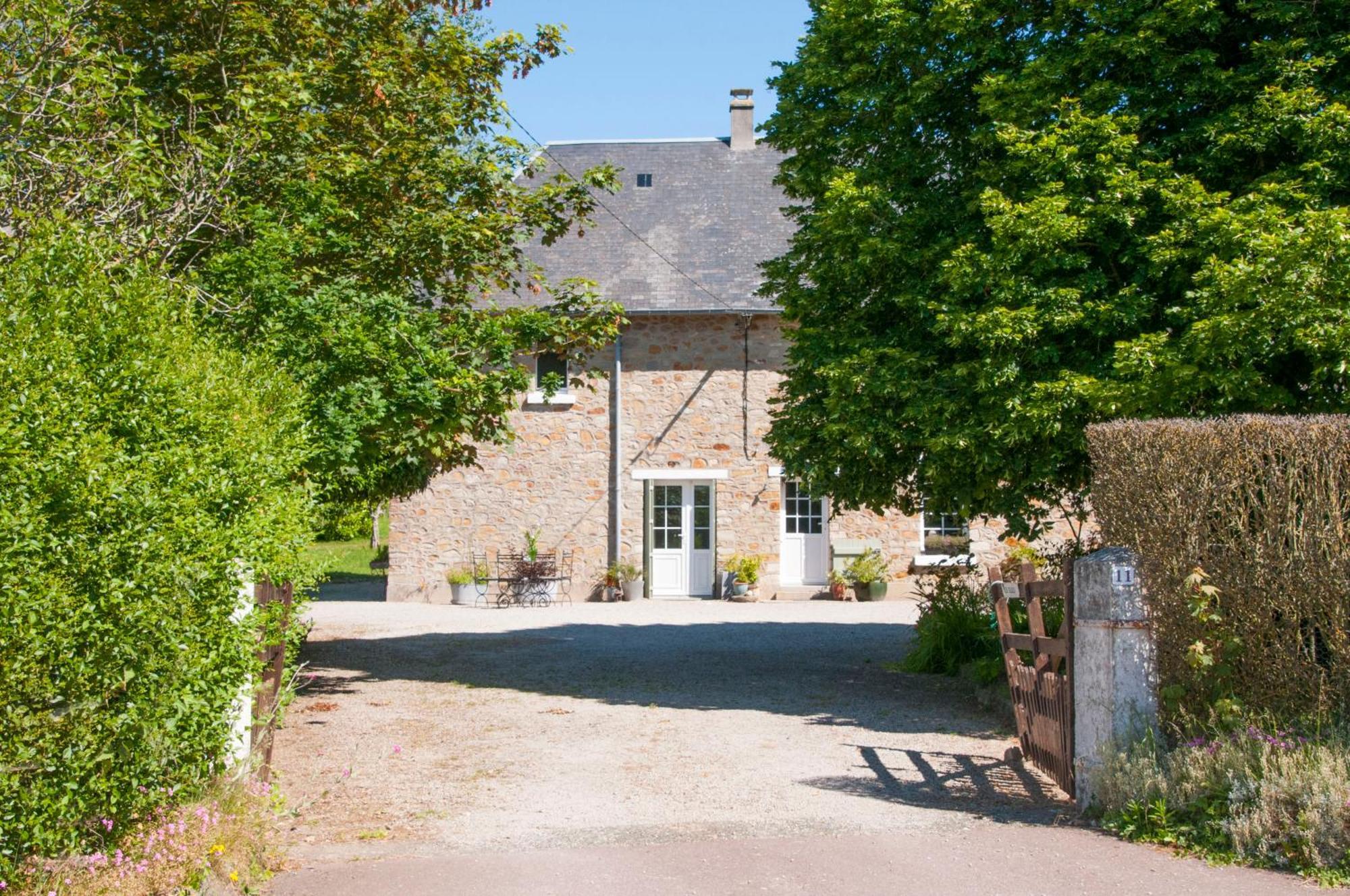 La Maison Des Tilleuls Saint-Germain-Sur-Seves ภายนอก รูปภาพ
